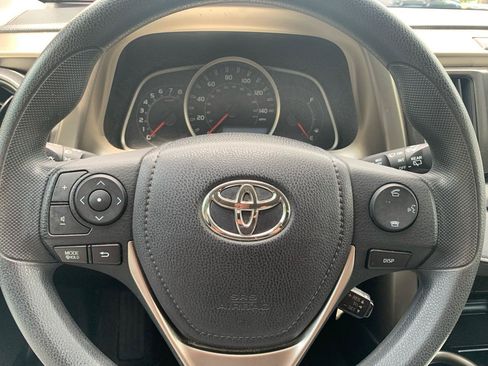 Used 2015 Toyota RAV4 LE AWD/4WD image 17