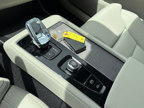 New 2026 Volvo XC90 B5 Ultra w/ Protection Package Premier AWD/4WD image 13