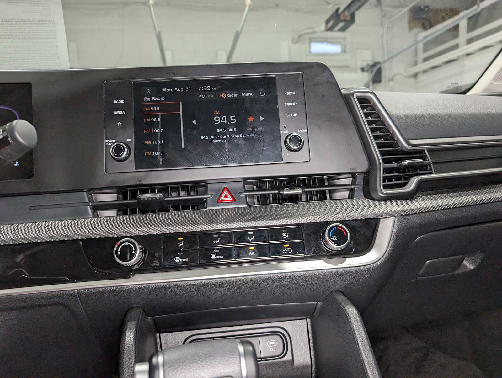 Certified 2025 Kia Sportage LX AWD/4WD image 31