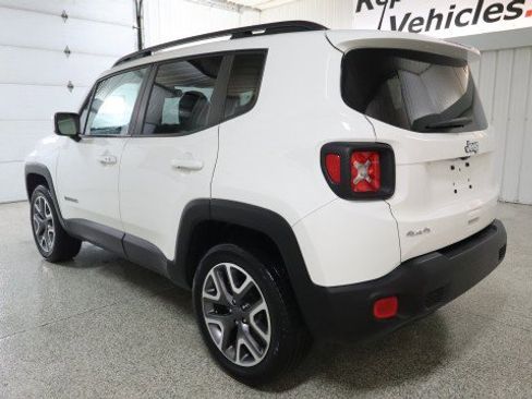 Used 2018 Jeep Renegade Latitude w/ Cold Weather Group AWD/4WD image 3
