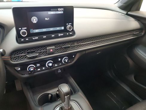 Certified 2025 Honda HR-V Sport image 28