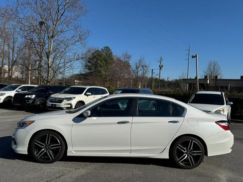Used 2017 Honda Accord Sport image 4