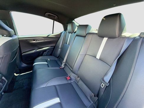 Used 2025 Toyota Camry SE FWD image 19