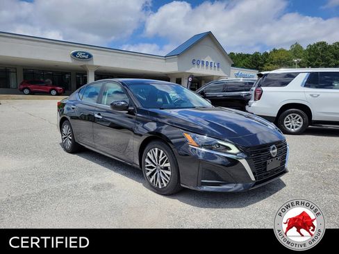 Used 2023 Nissan Altima 2.5 SV FWD image 9