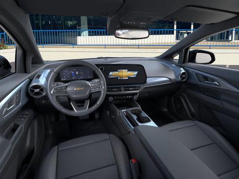 New 2025 Chevrolet Equinox EV LT image 15