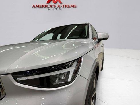 Used 2023 Volvo XC40 B5 Plus w/ Driver Assist Package AWD/4WD image 13