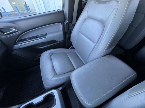 Used 2018 Chevrolet Colorado LT w/ Luxury Package, Chrome image 19