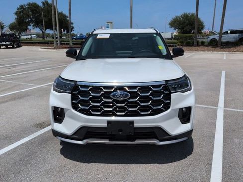 Certified 2025 Ford Explorer Platinum w/ Ultimate Package AWD/4WD image 9