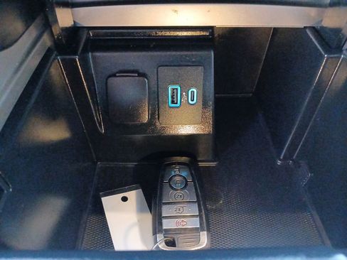 Used 2020 Ford Explorer XLT w/ Equipment Group 202A image 14