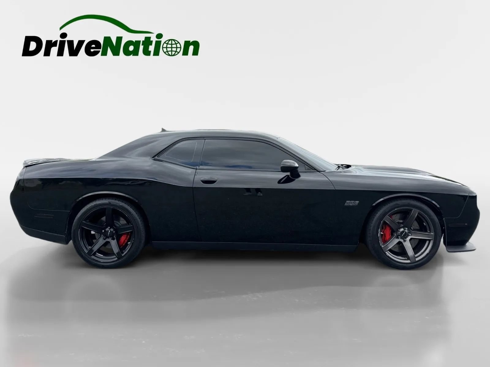 Used 2016 Dodge Challenger SRT w/ Technology Group RWD image 4