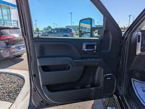 Used 2019 GMC Sierra 3500 Denali w/ Duramax Plus Package AWD/4WD image 10