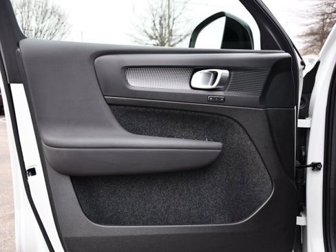 Certified 2025 Volvo XC40 B5 Plus image 11