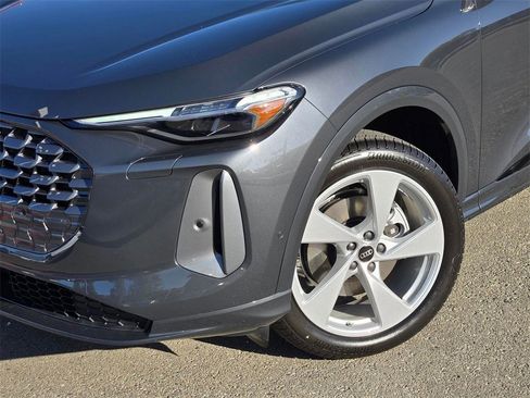 New 2025 Audi Q5 Premium Plus image 9