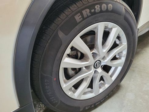 Used 2020 Nissan Rogue SV FWD image 31
