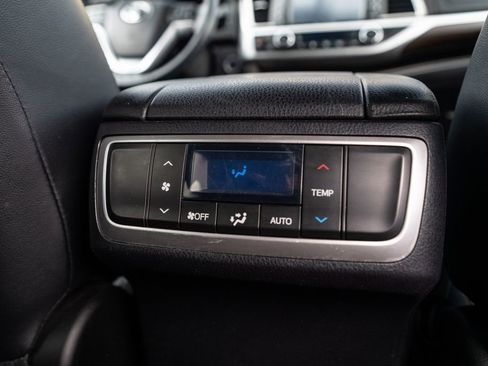 Used 2016 Toyota Highlander Limited image 37