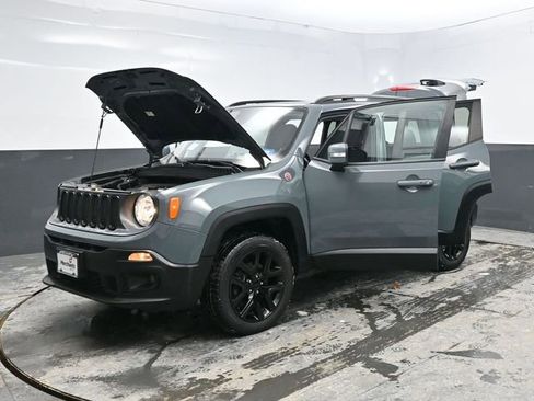 Used 2018 Jeep Renegade Altitude image 36