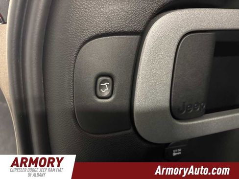 Used 2016 Jeep Cherokee Latitude w/ Comfort/Convenience Group image 32