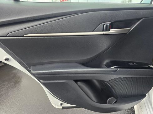 Used 2025 Toyota Camry SE image 19