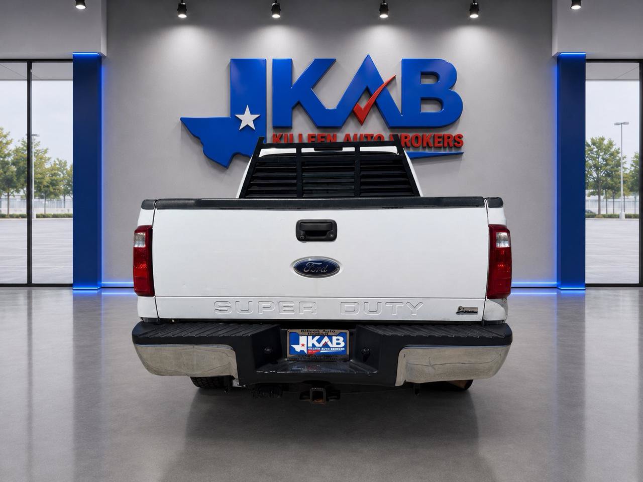 Used 2011 Ford F250 XLT w/ XLT Interior Pkg AWD/4WD image 4