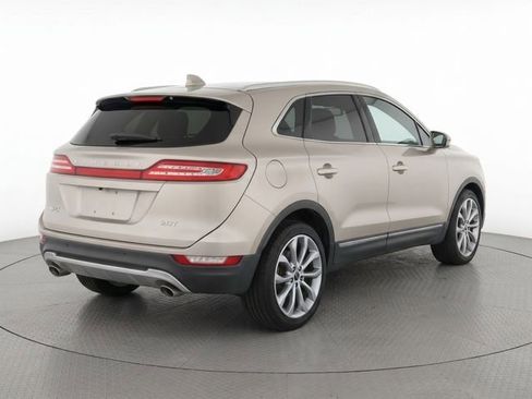 Used 2017 Lincoln MKC Select FWD image 4