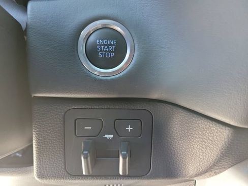 Used 2023 Toyota Tundra Platinum AWD/4WD image 33