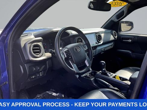 Used 2023 Toyota Tacoma TRD Off-Road w/ TRD Premium Off Road Package AWD/4WD image 19