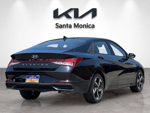 Used 2023 Hyundai Elantra SEL w/ Convenience Package FWD image 6