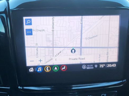 Used 2023 Chevrolet Traverse Premier FWD image 38