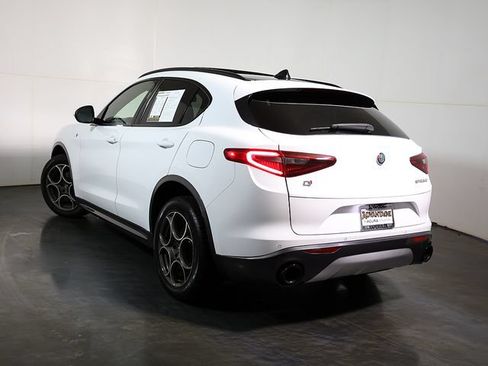 Used 2023 Alfa Romeo Stelvio Ti AWD/4WD image 2