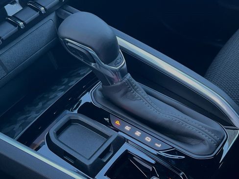 New 2024 Chevrolet Colorado LT w/ LT Convenience Package image 17