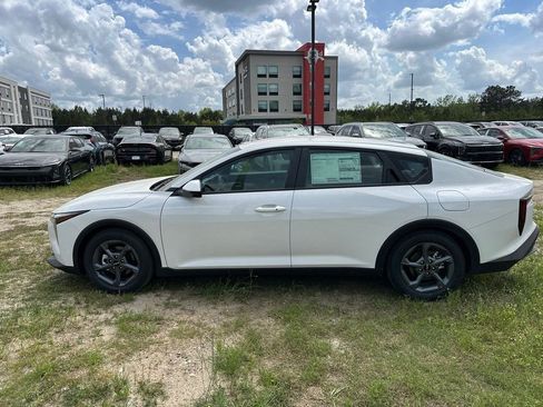 New 2026 Kia K4 FWD image 4