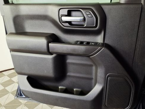 Used 2021 Chevrolet Silverado 1500 Custom AWD/4WD image 9