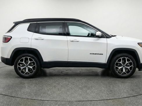 Used 2025 Jeep Compass Limited AWD/4WD image 11