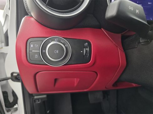 Used 2019 Alfa Romeo Giulia image 27