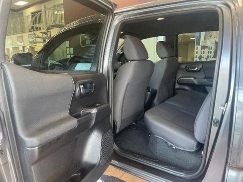 Used 2019 Toyota Tacoma TRD Off-Road image 21