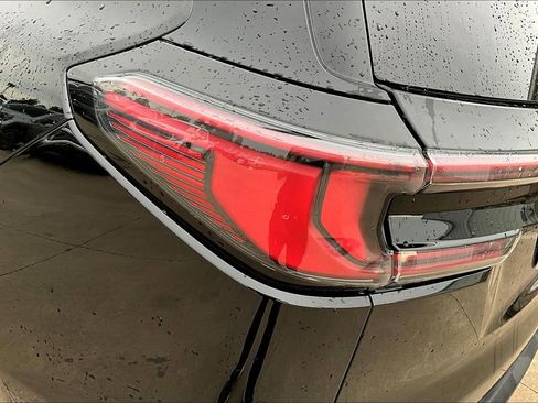 Used 2024 GMC Acadia Elevation image 39