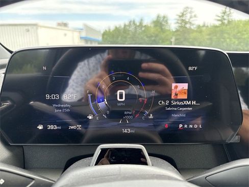 New 2025 Chevrolet Traverse LT w/ Enhanced Driving Package image 11