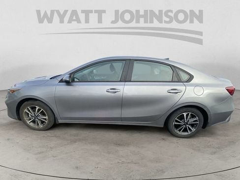 Used 2023 Kia Forte LXS w/ LXS Technology Package image 5