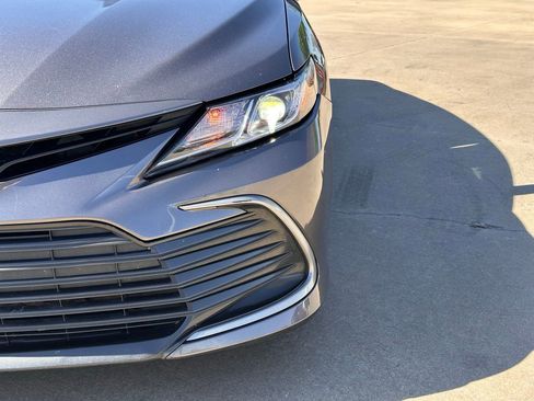 Used 2022 Toyota Camry LE image 7