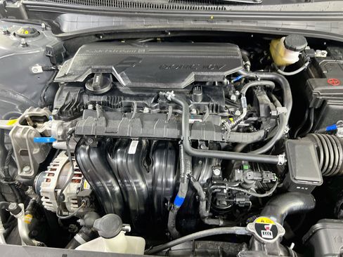 Used 2025 Hyundai Elantra Sport FWD image 27