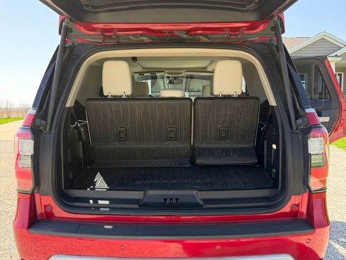 Used 2021 Ford Expedition Platinum AWD/4WD image 5