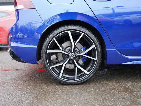 Used 2023 Volkswagen Golf R image 82