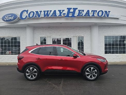 Used 2025 Ford Escape Platinum image 1