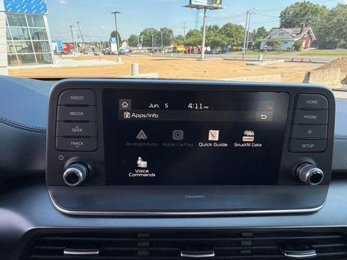 Used 2020 Kia Telluride LX AWD/4WD image 16