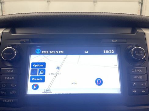 Used 2016 Nissan Titan SL image 8