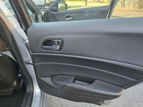 Used 2018 Acura ILX w/Premium/A-SPEC Pkg image 12