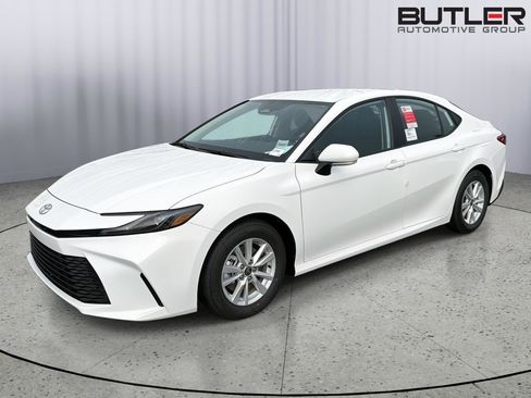 New 2026 Toyota Camry LE FWD image 1