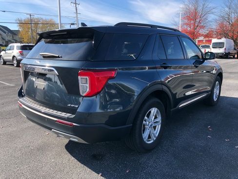 Certified 2022 Ford Explorer XLT w/ Equipment Group 202A image 5