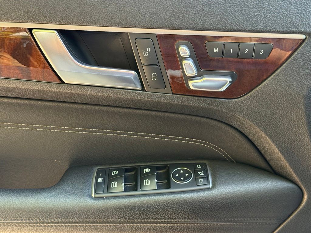 Used 2015 Mercedes-Benz E 550 Cabriolet image 30
