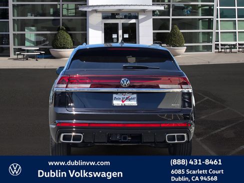 Certified 2024 Volkswagen Atlas Cross Sport SEL R-Line AWD/4WD image 5